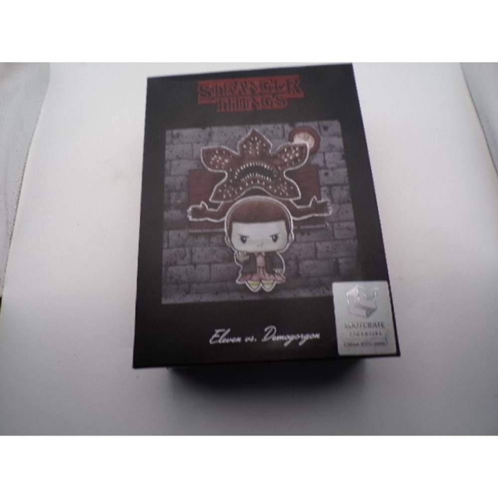 LootCrate Exclusive Limited Ed Stranger Things Eleven v Demogorgon Collector NIB